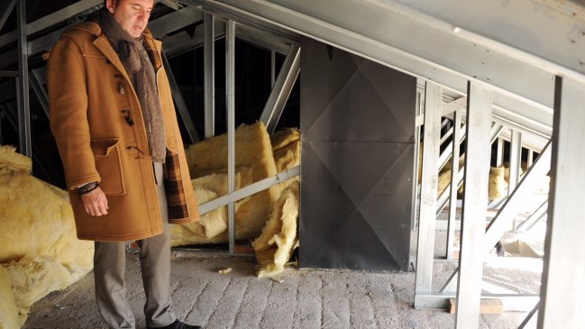 Punta Arenas: Viento provocó desprendimiento de techumbre de edificio