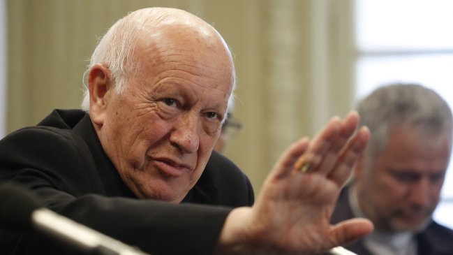 Senadores buscan apurar proyecto que quita nacionalidad por gracia a Ezzati