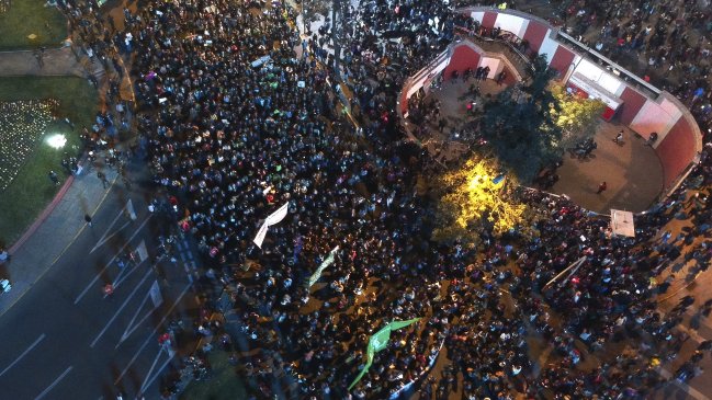 Multitudinaria marcha por el aborto 