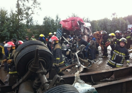 Se querellan contra dueño de camión que causó 12 muertes y no puede pagar