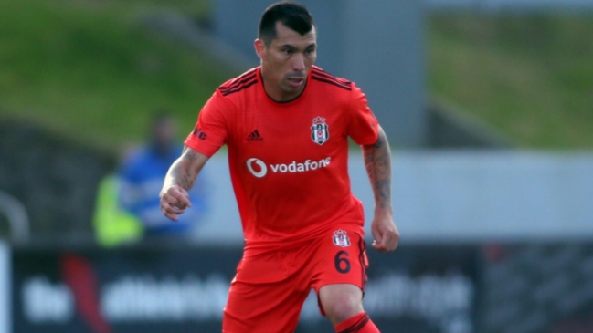Gary Medel comandó a Besiktas en triunfo por fase clasificatoria de la Europa League