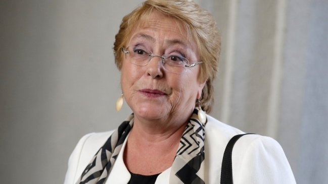 Ex Presidenta Bachelet repudió ataques en marcha por aborto y apoyó a manifestantes