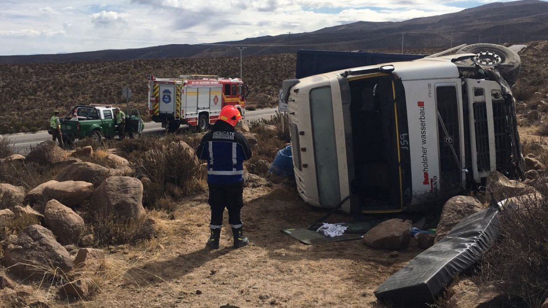 Tarapacá: Chofer falleció tras volcar en la ruta que une Huara con Colchane