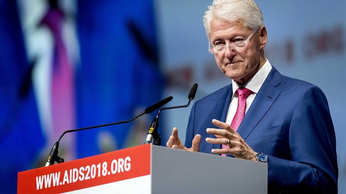Trabajadoras sexuales interrumpieron el discurso de Bill Clinton contra el VIH