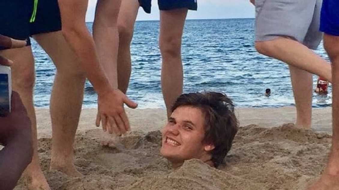 Joven fue a la playa y contrajo grave enfermedad