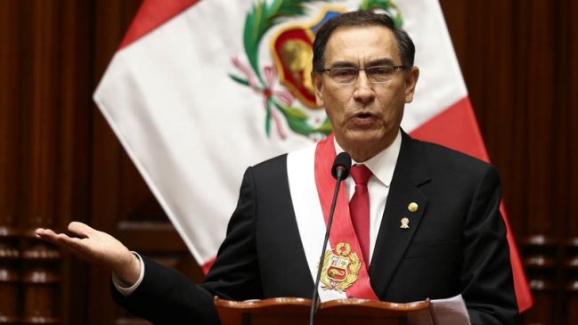 Presidente de Perú anunció referendo sobre reforma judicial frente a crisis