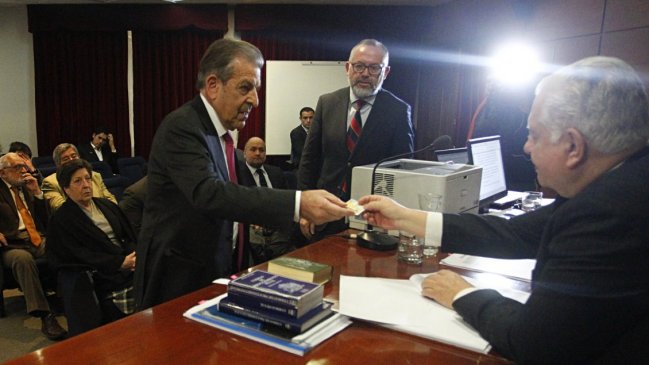 Abogado querellante en caso Frei Montalva: 