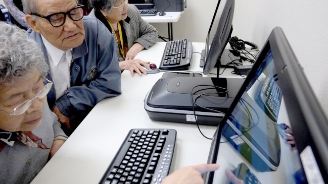 Talca: Estudio revela cuáles son las dificultades de adultos mayores frente a la tecnología