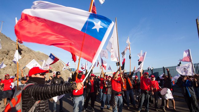 Trabajadores de Minera Escondida rechazan última oferta y anuncian que optan por la huelga