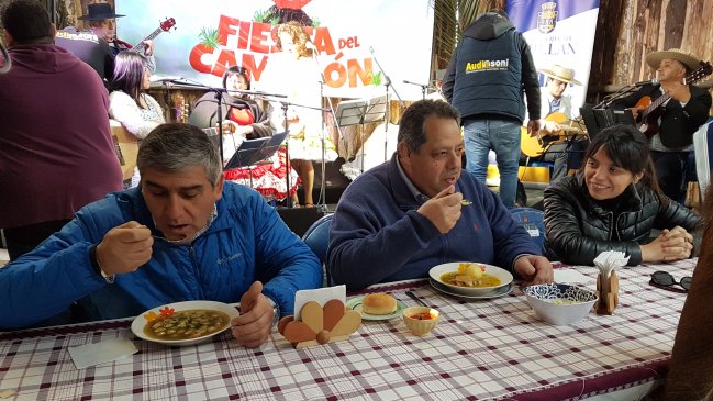 Cientos de visitantes congregó la Fiesta del Camarón en Chillán