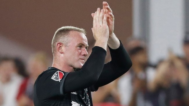 Wayne Rooney anotó su primer gol en la MLS y terminó con un severo corte en su rostro