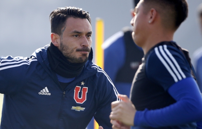 Mauricio Pinilla estuvo en el CDA para dilucidar su futuro