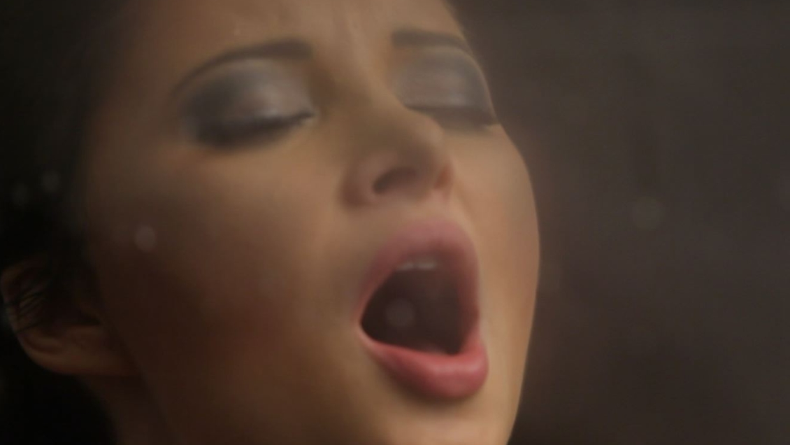 Mujer mató a su esposo por comprar porno en televisión