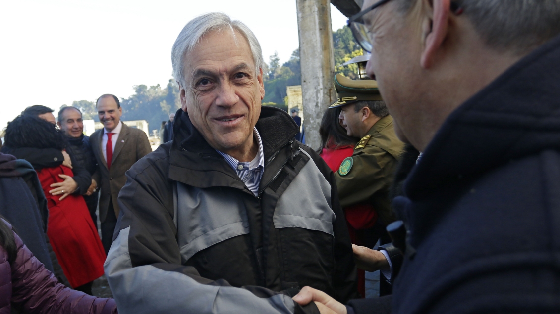 Presidente Piñera postergó viaje a Rapa Nui por fallas en avión