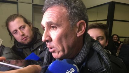  Espina llegó a Chile: El plantel de Colo Colo está cerrado  