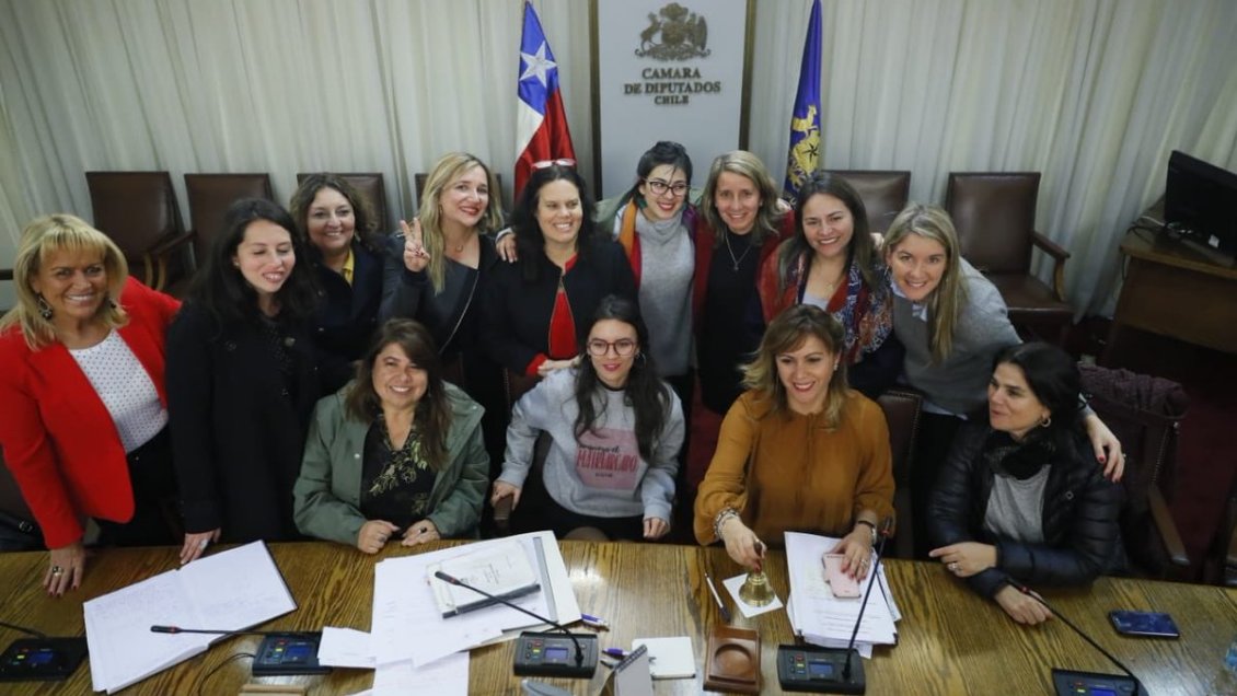 Diputadas constituyeron primera comisión de Mujeres y Equidad de Género