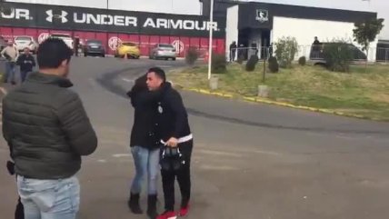   Así llegó el cumpleañero Esteban Paredes a la práctica de Colo Colo 