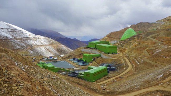 Compañía controladora de la Minera Caserones busca evitar inicio de huelga legal