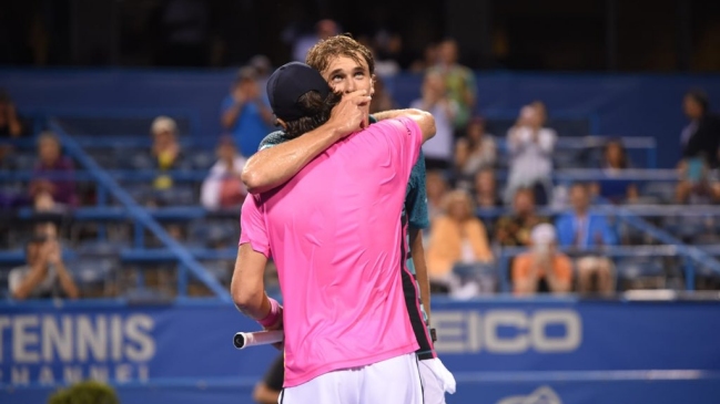 Alexander Zverev venció a su hermano Mischa y avanzó a cuartos de final en Washington