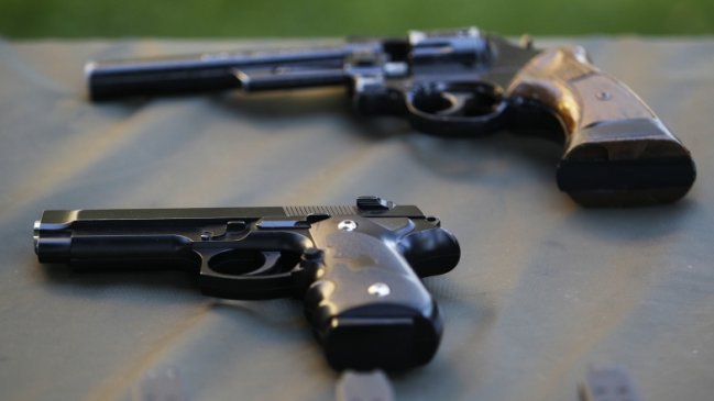 Delincuentes protagonizaron violento asalto en servicentro de Talagante