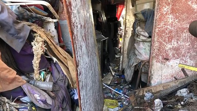 Rescatan a abuelita que vivía postrada, abandonada y rodeada de basura en Antofagasta