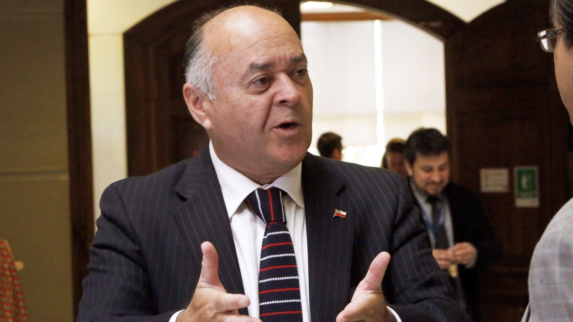 RN y UDI bajan la tensión tras polémica por el intendente Ulloa