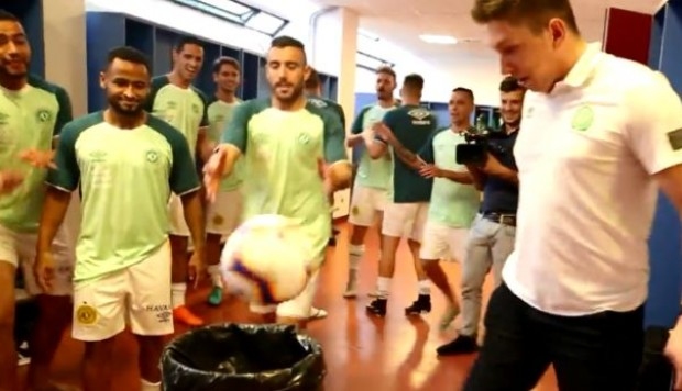 Enorme: Sobreviviente de Chapecoense superó divertido desafío y emocionó a todos