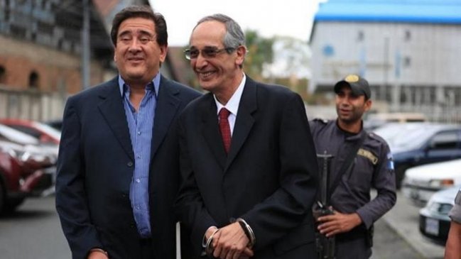 Guatemala: Libertad provisional para ex presidente tras pagar millonaria fianza