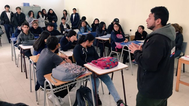 Iquique: Alumnos del Liceo María Elena Duvachelle dan vida al programa 