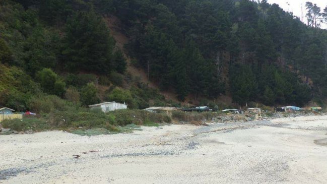 Notifican desalojo de 55 viviendas frente al mar en Tomé