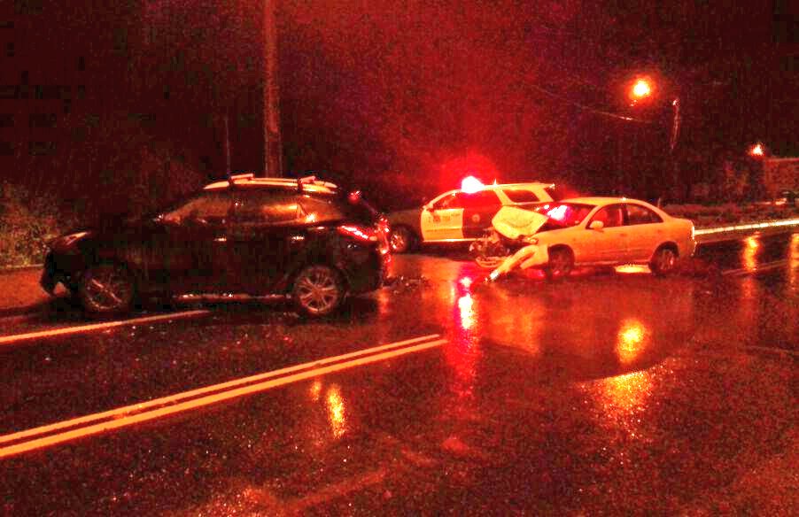 Los Rios: 5 lesionados dejó colisión de vehículos al ingreso de Mariquina