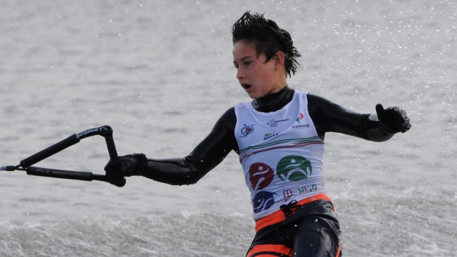 Prodigio: Esquiador chileno de 12 años terminó sexto en Mundial Junior en España