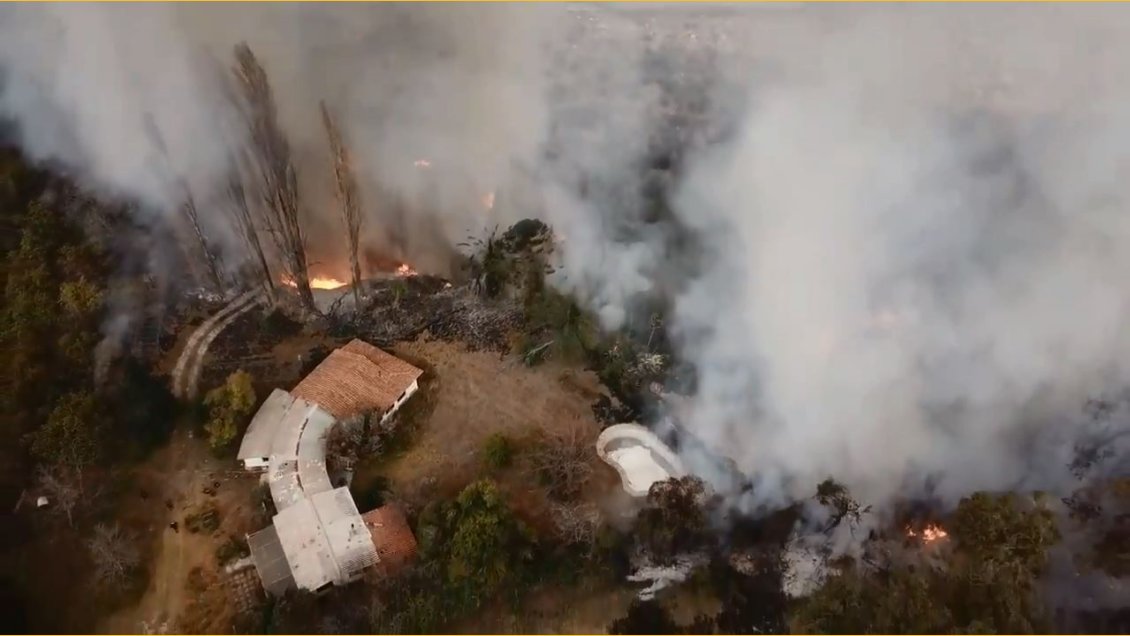 Onemi declaró Alerta Roja para la comuna de Pirque por un incendio forestal