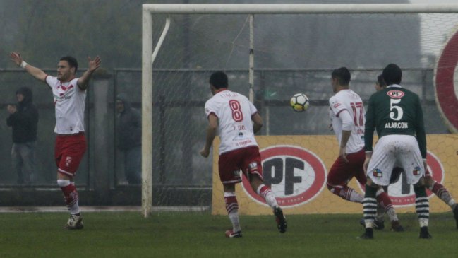 Deportes Valdivia humilló al Santiago Wanderers de Miguel Ramírez en una 