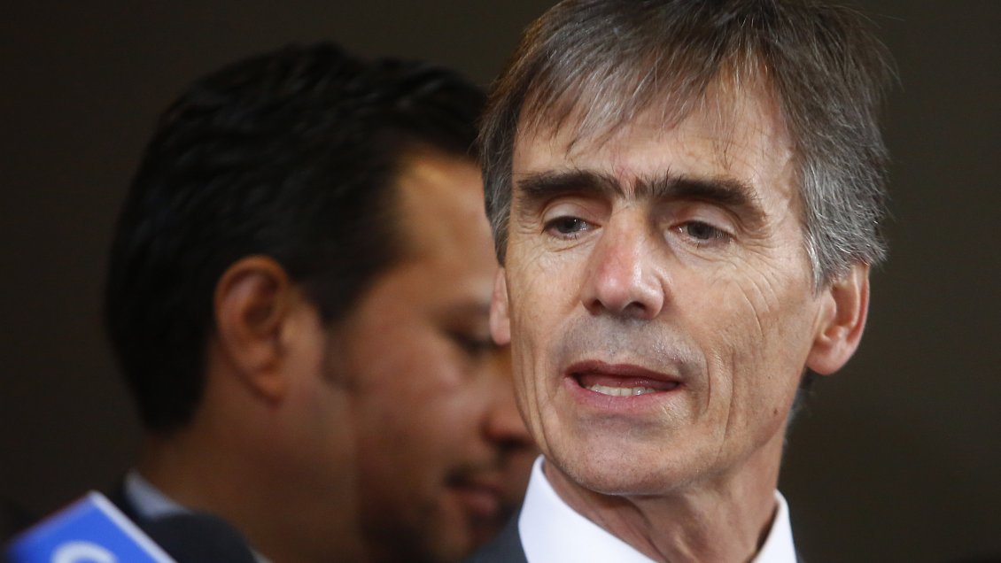 Tras recomendar invertir en el extranjero Ministro Valente realizó autocrítica: 