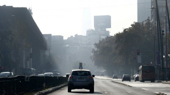 Intendencia Metropolitana decretó preemergencia ambiental para este lunes