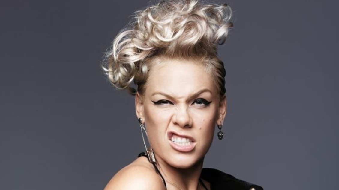 Cantante Pink fue hospitalizada en Australia