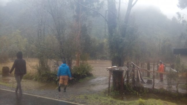 Alerta roja por desborde del Río Chico en Puerto Montt: Hay cuatro damnificados