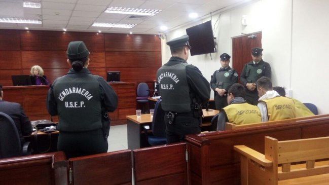 Condenan a 10 años de prisión a sujetos que realizaron violento asalto a minimarket en Quilpué