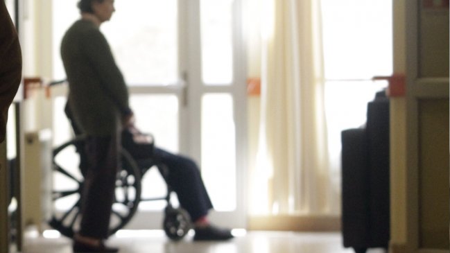 Mayores de 80 años lideran las tasas de suicidio en Chile