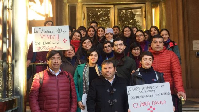 Clínica Dávila: Huelga suma 28 días y diputados acusan que no se resguarda a trabajadores