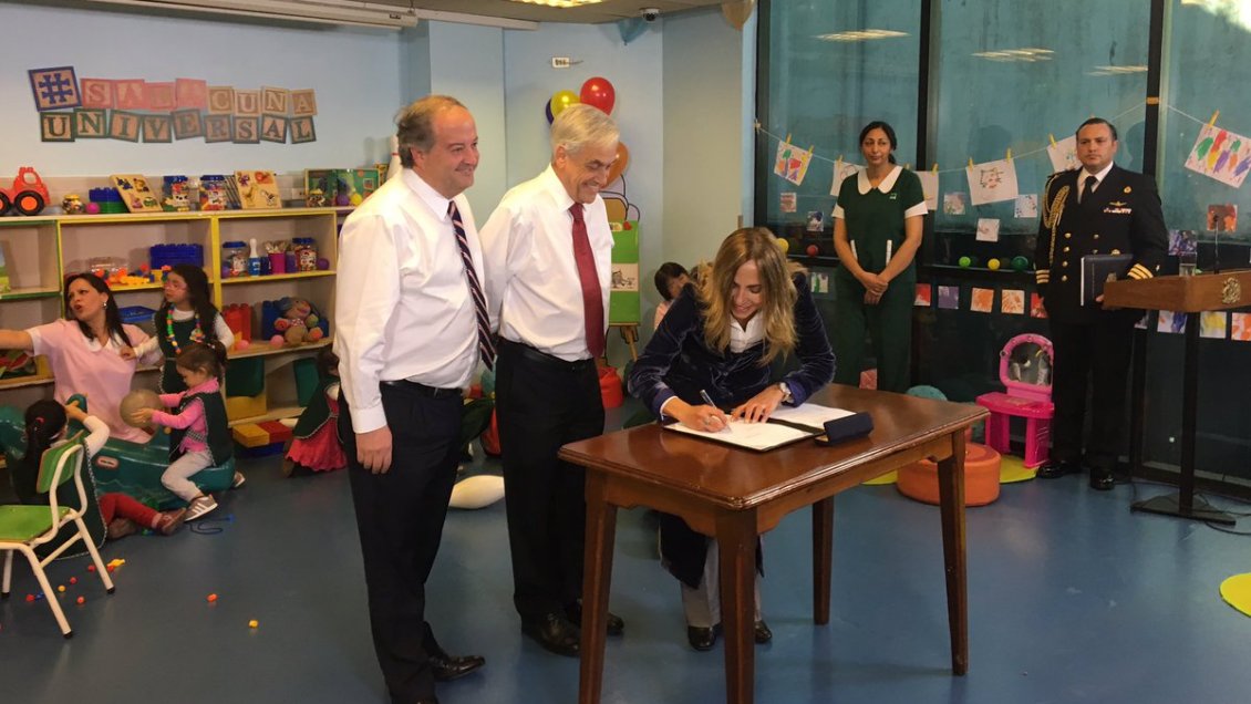 Presidente Piñera firmó proyecto de sala cuna universal