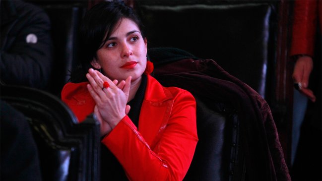 Karol Cariola: Si fuera hombre sería bisexual