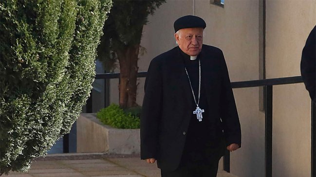 Comisión debate revocar la nacionalidad por gracia a Ricardo Ezzati