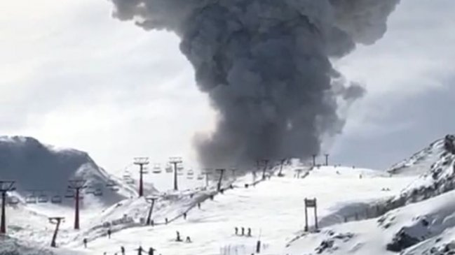 Complejo volcánico Nevados de Chillán emitió nuevo pulso eruptivo