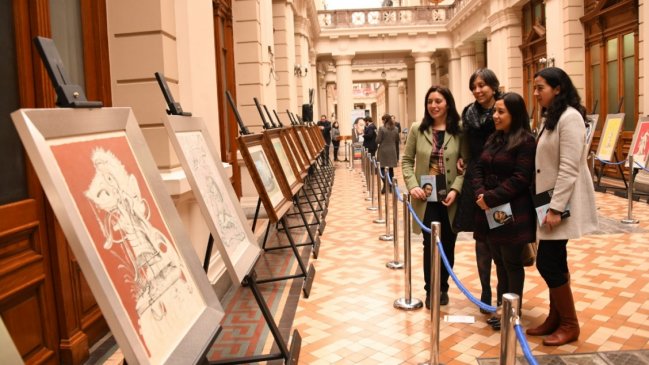 Exponen colección de Salvador Dalí en los Tribunales de Justicia