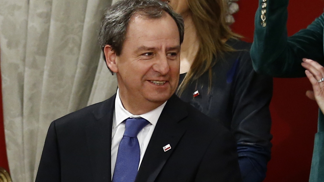 Analista político: El Presidente pasó de la tarjeta amarilla a la roja con Varela