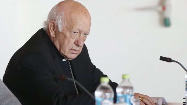 Arzobispado de Santiago informó que cardenal Ezzati se mantiene estable