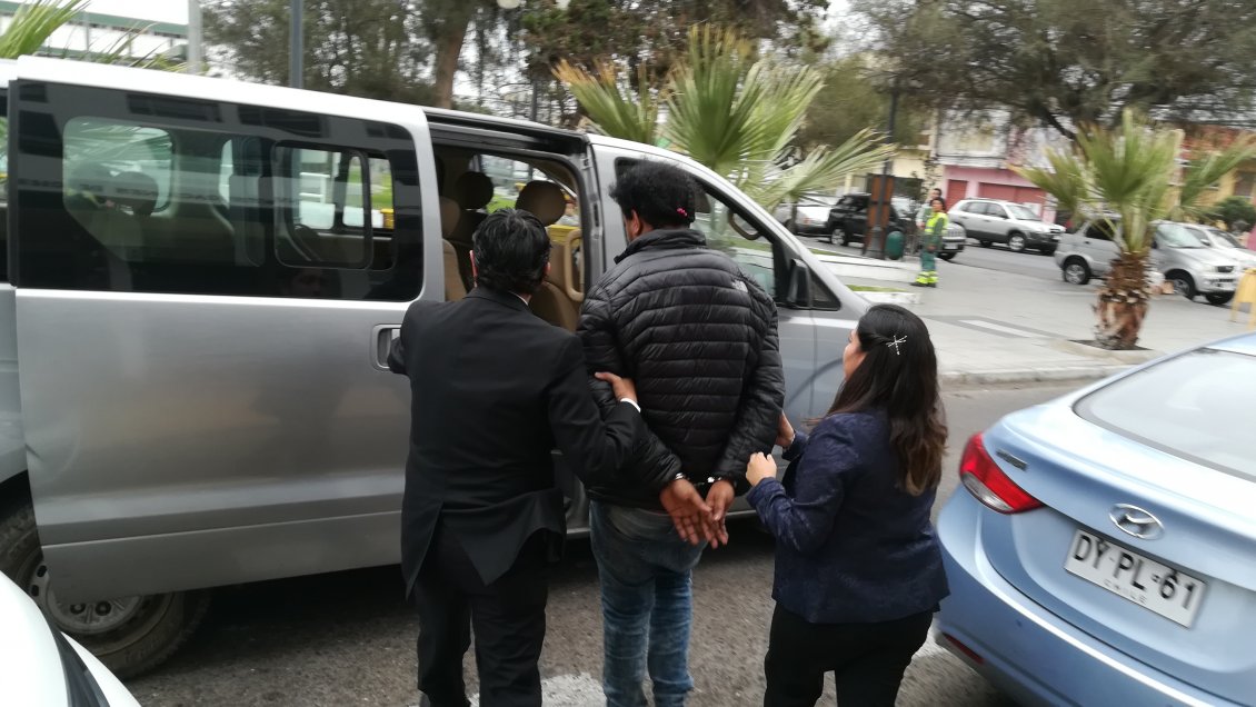 Prófugo por homicidio fue detenido cuando intentaba escapar de Chile