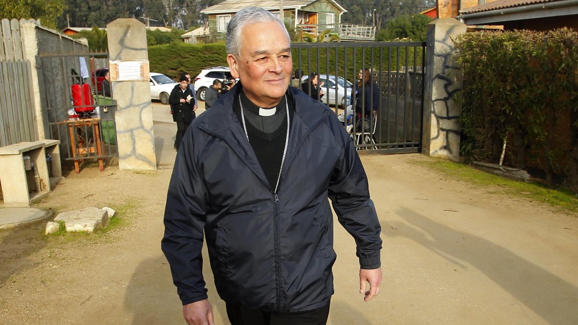 Laicos de Chillán: Si el obispo está siendo investigado, lo más sano es que se retire